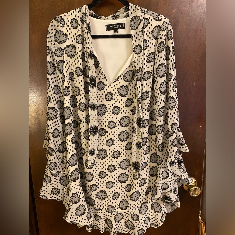 Max Studio bell sleeve dress
